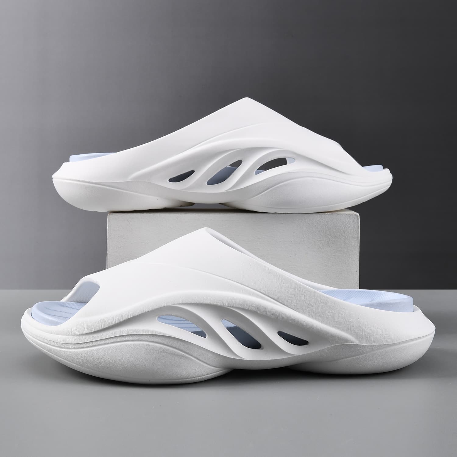 Men's Summer Sandals, Thick Sole, Cloud-like Comfort, Non-slip, Lightweight, Outdoor Casual Versatile Flip-flops