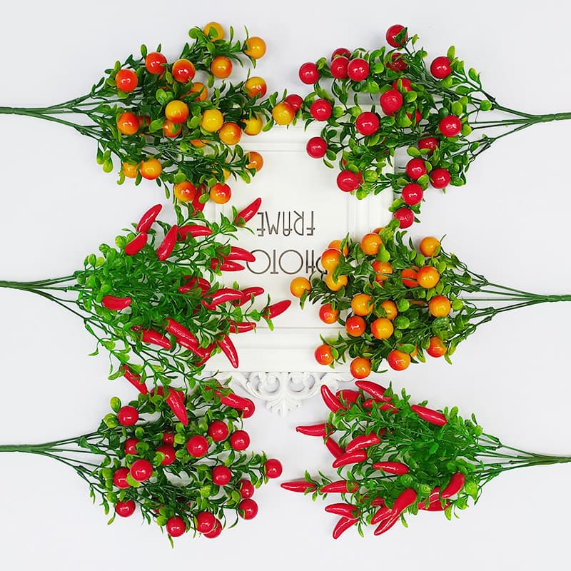 Single Bundle of Prosperous Red Fruit Artificial Flowers, Auspicious Wealth Fruit Simulation Flowers, Plastic Flowers for Living Room Decoration and Arrangement