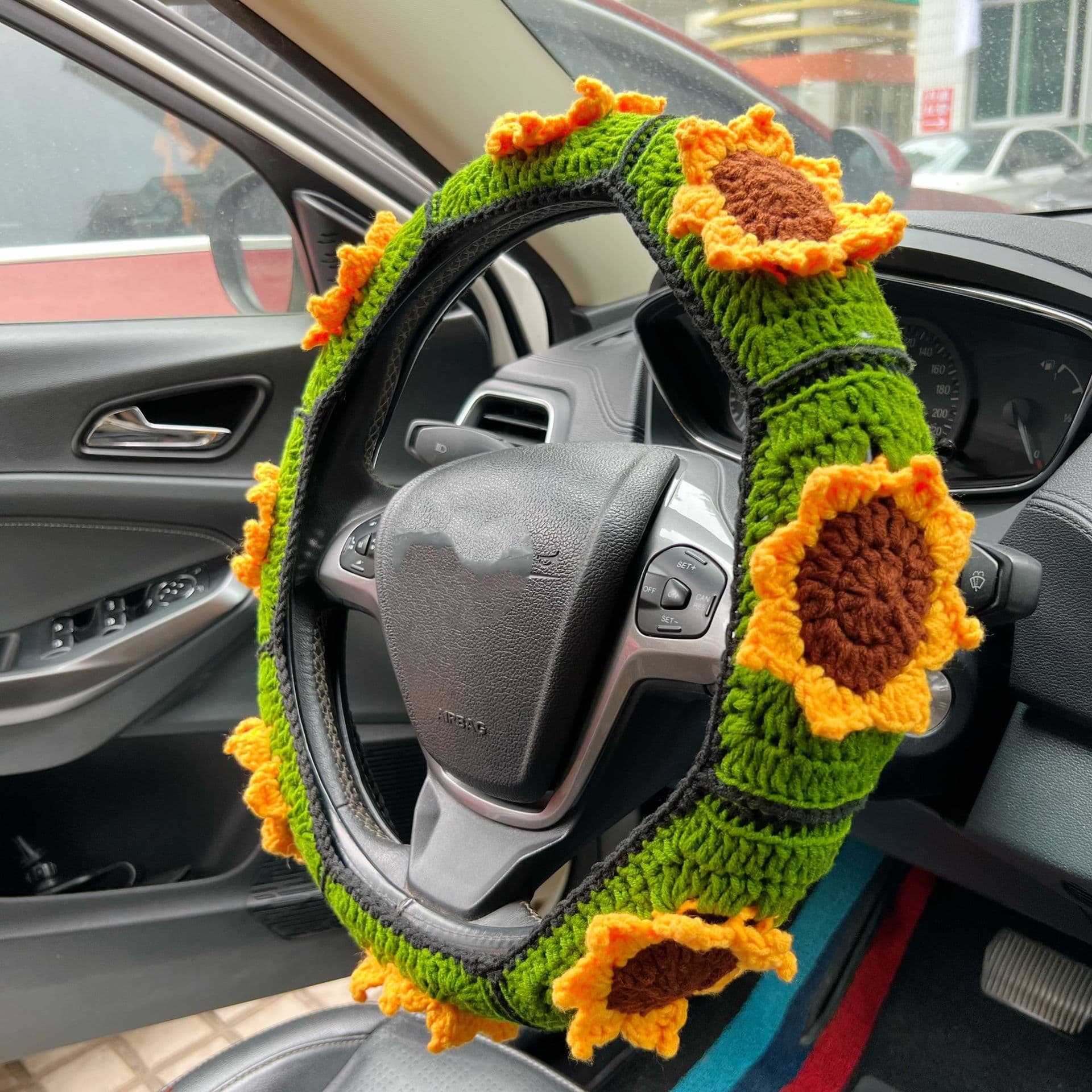 2026 New Model Steering Wheel Cover 40cm Handmade Crochet Ultra-Heavy-Duty Three-Dimensional Sunflower Universal Steering Wheel Cover for All Seasons
