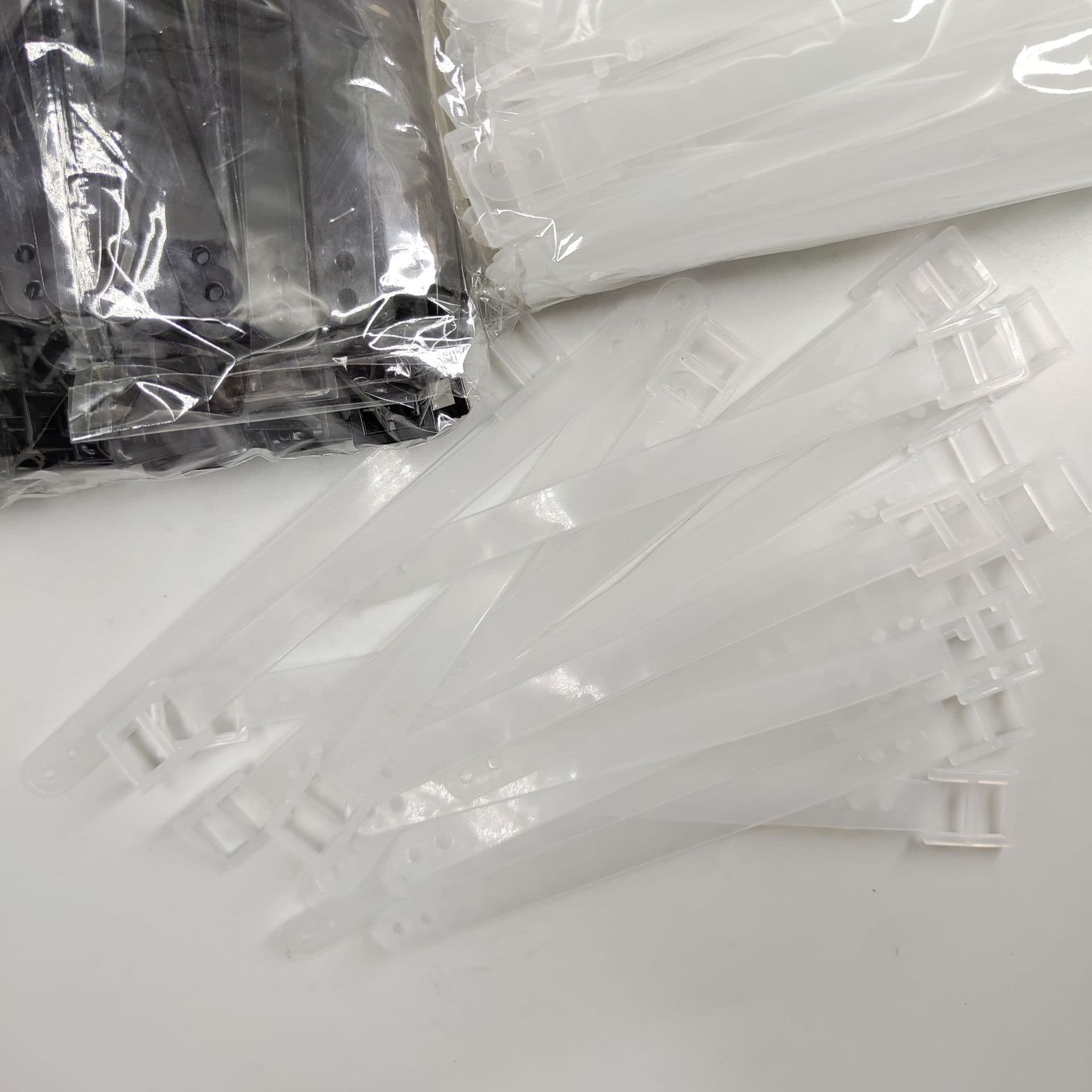 Factory Direct Sales Luggage Tag Buckle PE Strap, Durable and Secure Plastic Belt, Fixed Plastic Strap, Ample Supply
