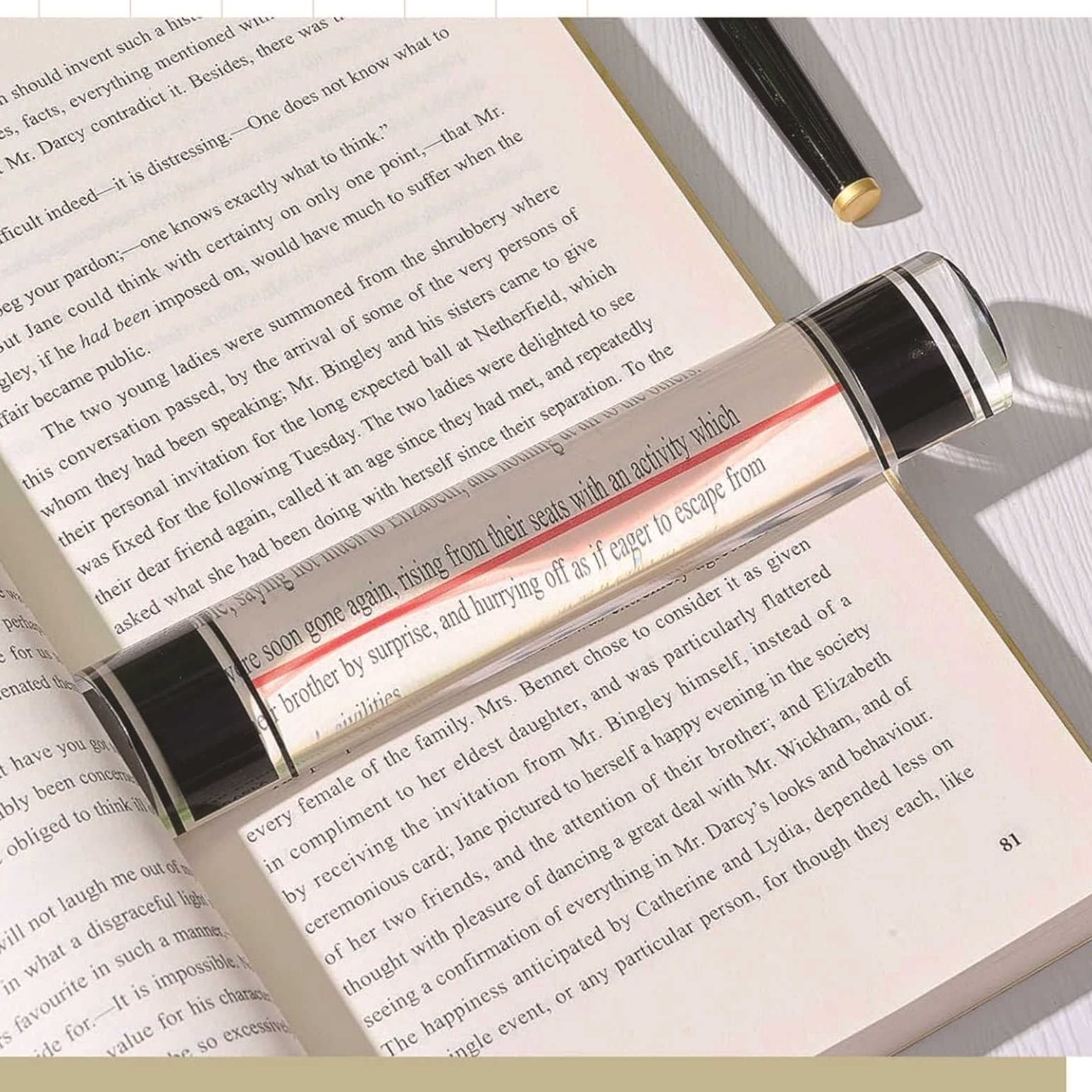 Caifan magnifying ruler with sliding mark, line magnifying glass, used for reading small print, Bible, books