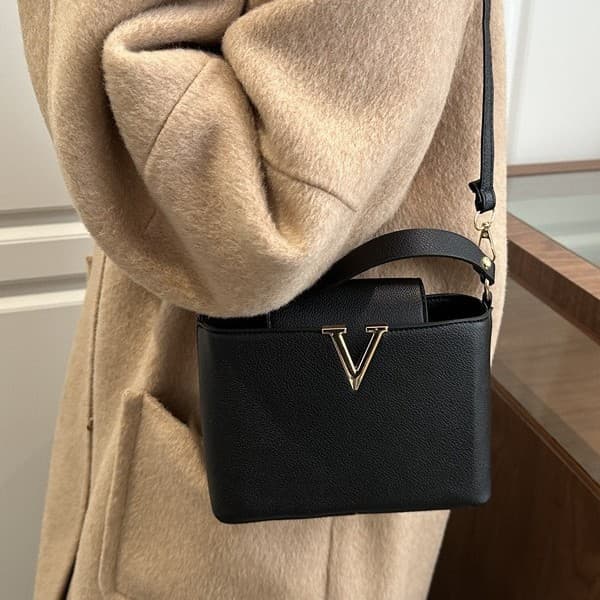 Fashionable High-End 2025 New Luxury Textured Trendy Niche Versatile Shoulder Crossbody Handbag