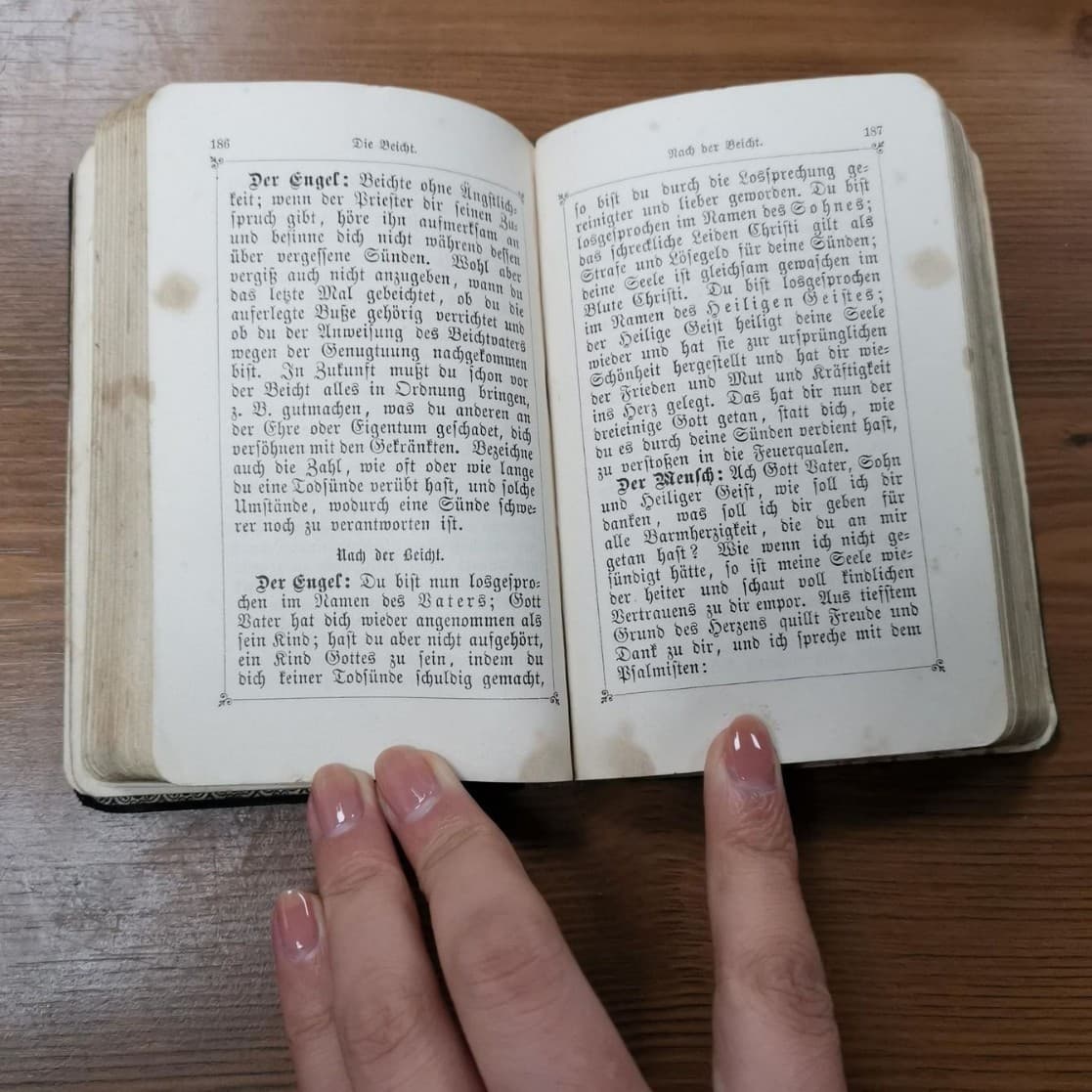 28gsm Bible paper/dictionary paper, thin and high-grade printing paper with good ink absorption and high opacity.