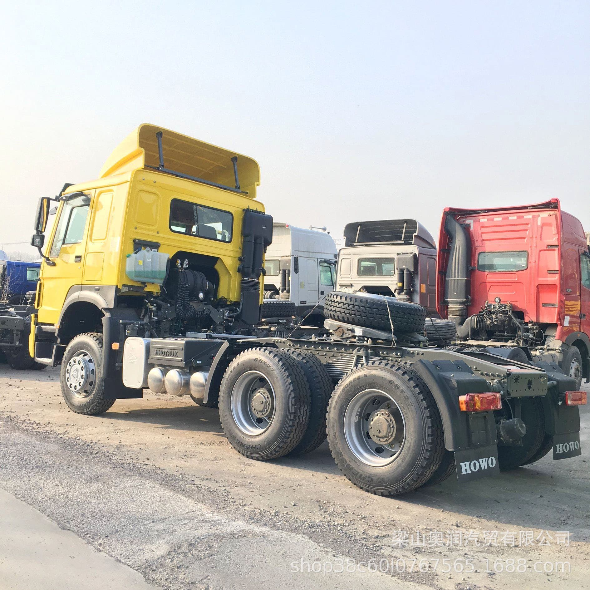 Sinotruk HOWO 6*4 Tractor Head for Sale, Tandem Axle Semi-Trailer Head, 380HP Tractor Truck