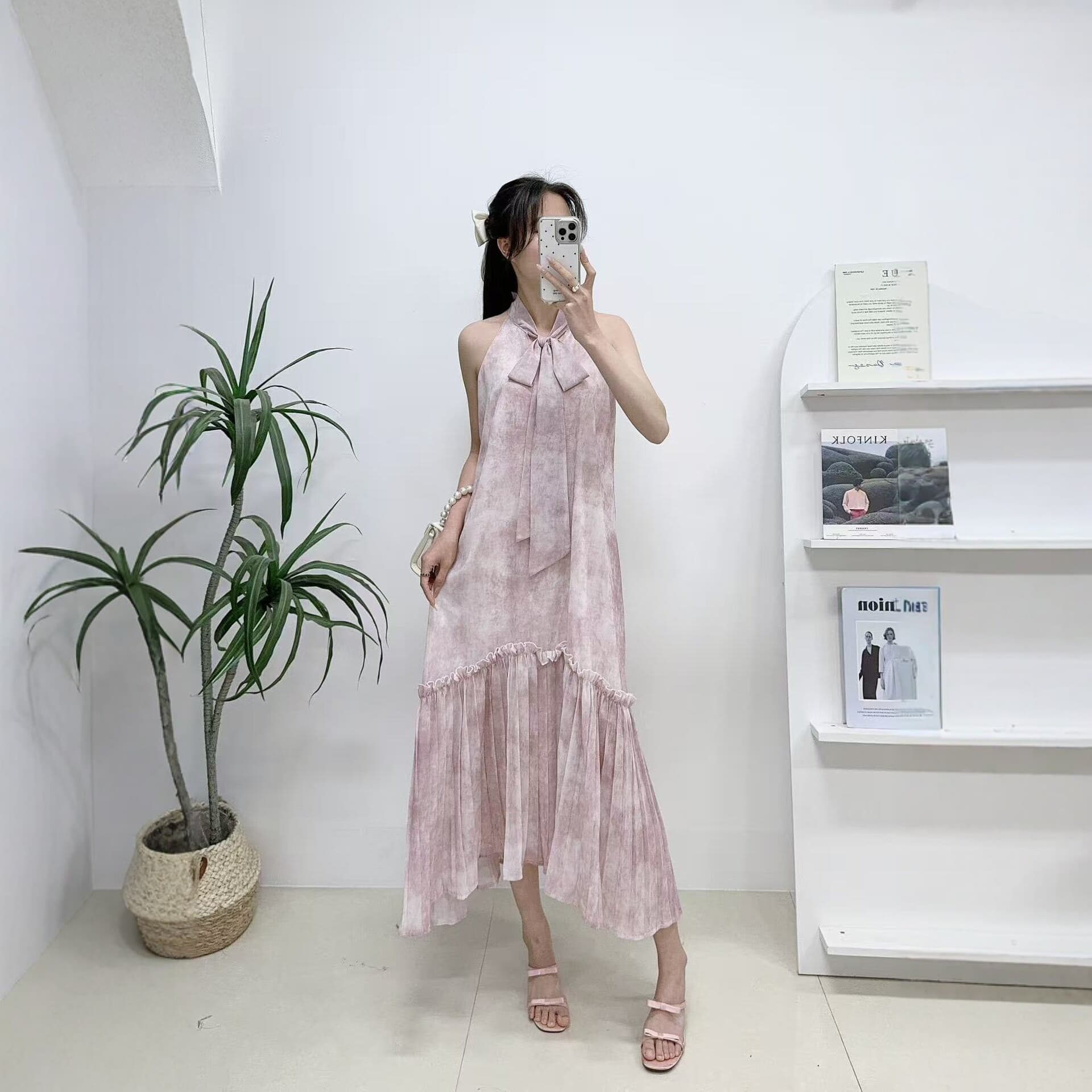 Halterneck lace-up smudged dress for women summer new French loose holiday style long dress sleeveless elegant skirt