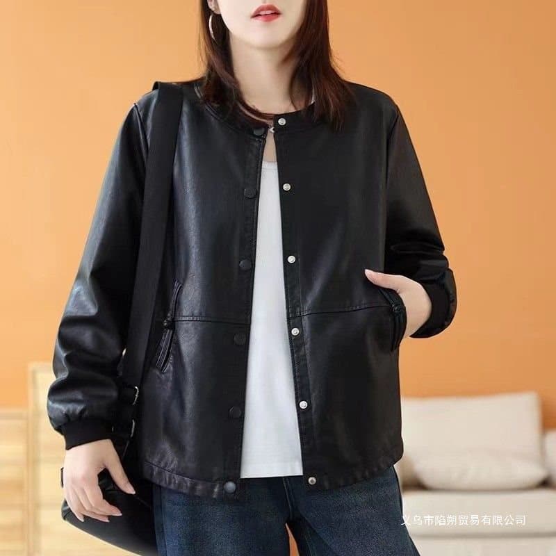 Stylish Black Loose Fit Plus Size Women's Leather Jacket, Casual Style with Chinese Fold Buttons, Versatile Outerwear for Spring and Autumn