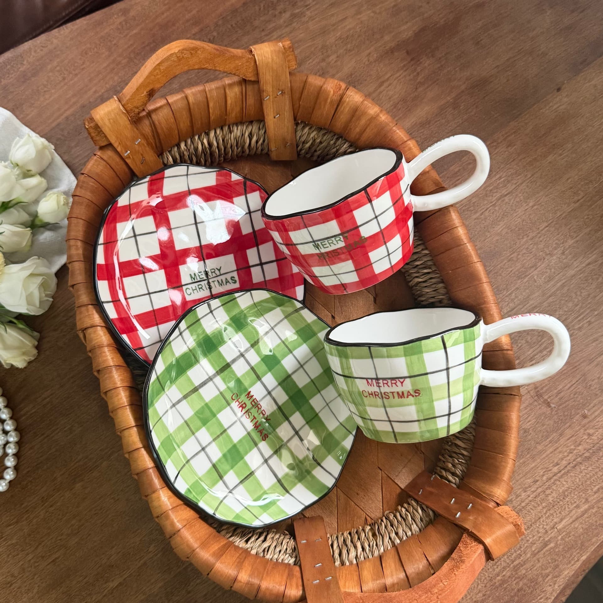 Retro Christmas style hand-kneaded irregular hand-painted plaid ceramic coffee cup and saucer high-value coffee cup and saucer dessert saucer
