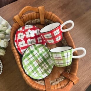 Vintage Christmas Style Hand-Pinched Irregular Hand-Painted Plaid Ceramic Coffee Cup and Saucer Set, High-End Coffee Cup Saucer and Dessert Plate
