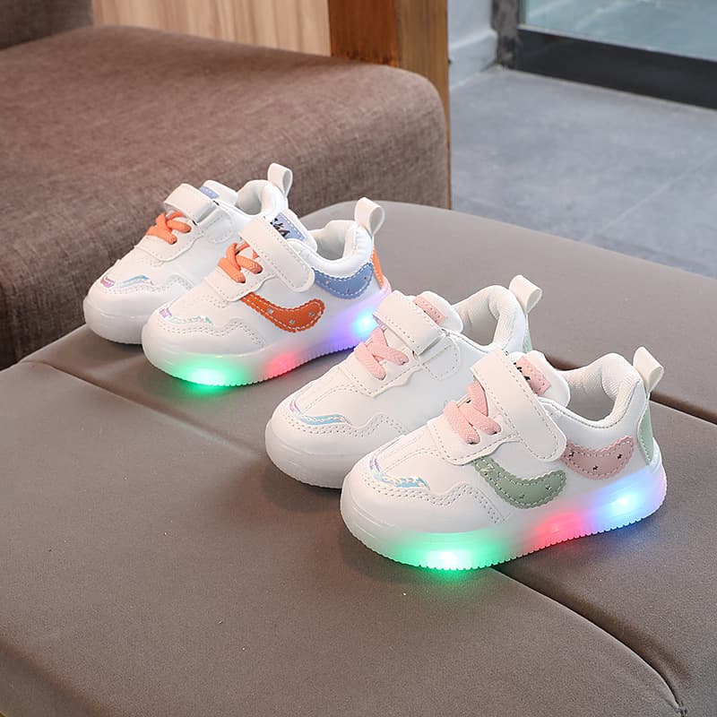 2025 Korean Style Spring/Autumn New Children's Sneakers with LED Lights Casual Shoes Boys Girls Students White Shoes