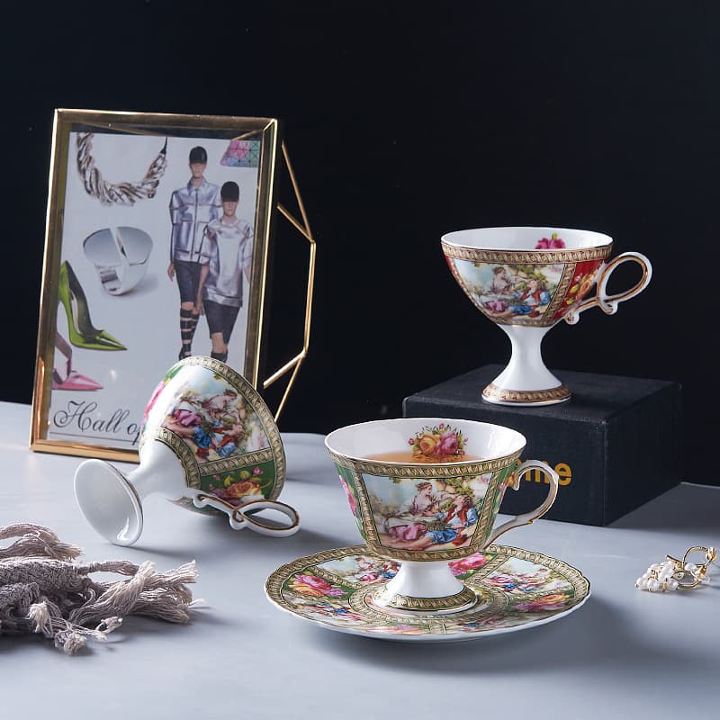Vintage Nordic Ceramic Coffee Cup and Saucer Set with Gold Line Decoration, Creative Gold Rim Matte Finish Water Cup for Afternoon Tea