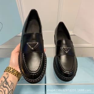 Dropshipping 2022 Autumn New Style Triangle Logo British Retro Leather Shoes Women Chunky Heel Thick Sole Loafers