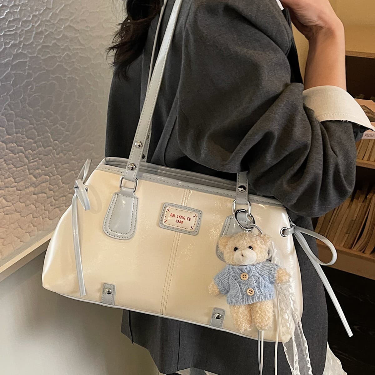 Premium Quality Large Capacity Women's Bag 2026 New Casual Unique Design Shoulder Bag Underarm Bag Office Commuter Bag