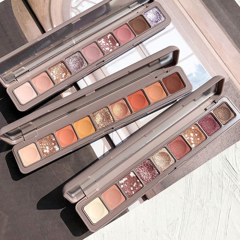 Authentic eye shadow palette nine-color European and American multi-color stage makeup waterproof and sweat-proof fingertip keyboard