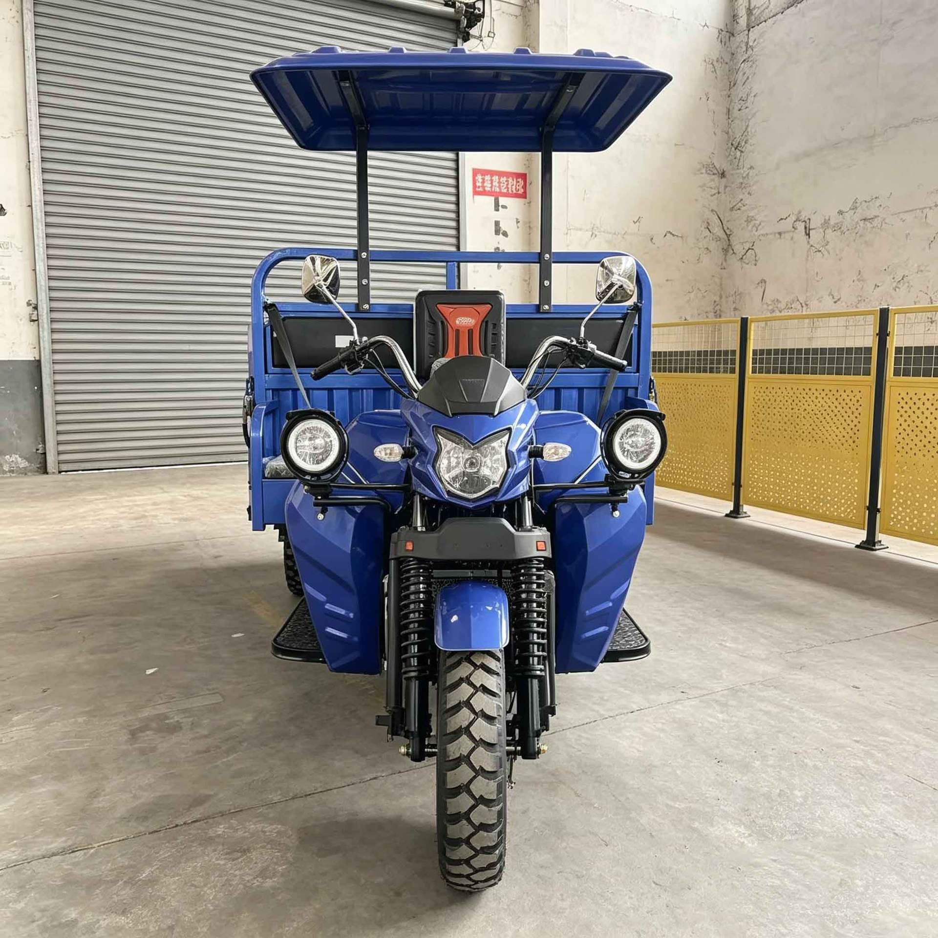 Powerful Fuel-Powered Three-Wheeled Motorcycle for Agricultural, Household, and Cargo Use, Adult Load Capacity, Gasoline Tricycle for Cross-Border Export