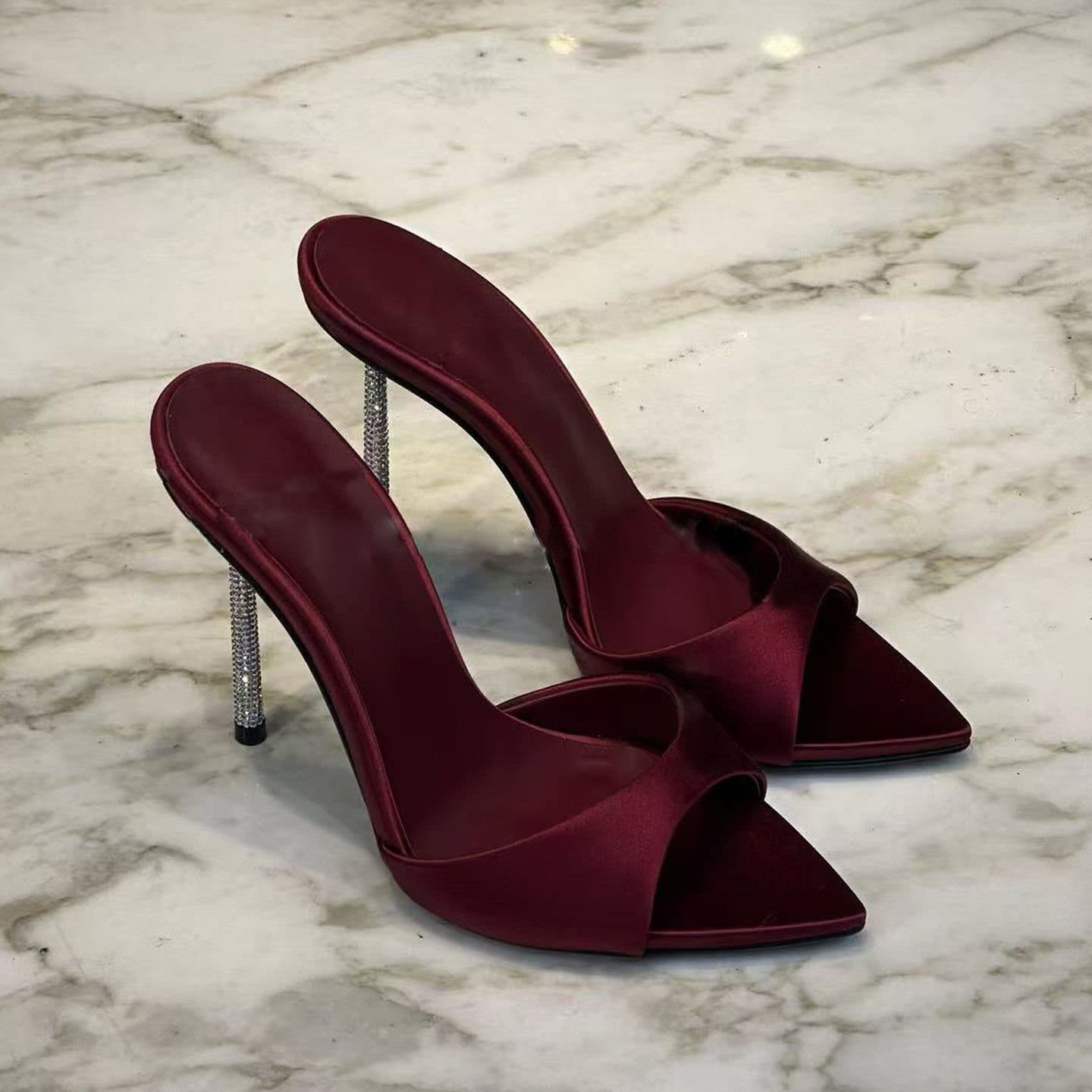 Women's High-Heeled Shoes, Rhinestone Ultra-Thin Heel, Fish-Mouth Black Satin Sandals, Colorful Crystal Super Shiny Pointed-Toe Slippers for Outdoor Wear
