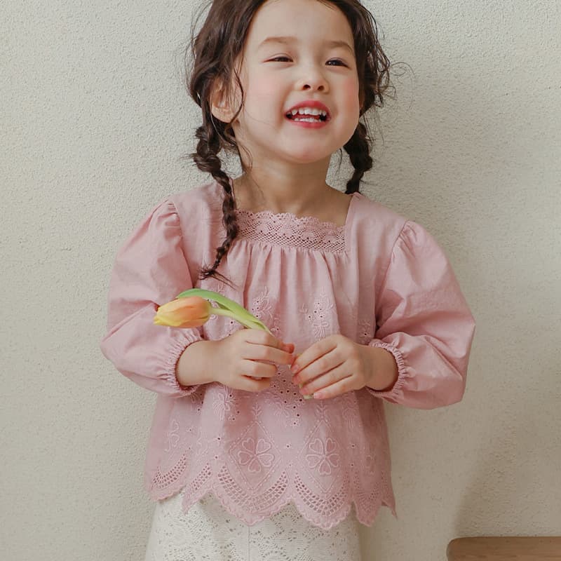 Girls' shirt spring 2025 new style Strawberry Shan Korean children and girls stylish embroidered lace loose long-sleeved shirt