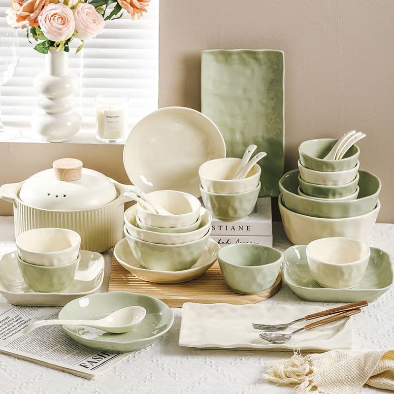 Creamy-style high-value ceramic tableware set, household bowl and plate set, vegetable plate set, customizable combination bowl and chopstick set.