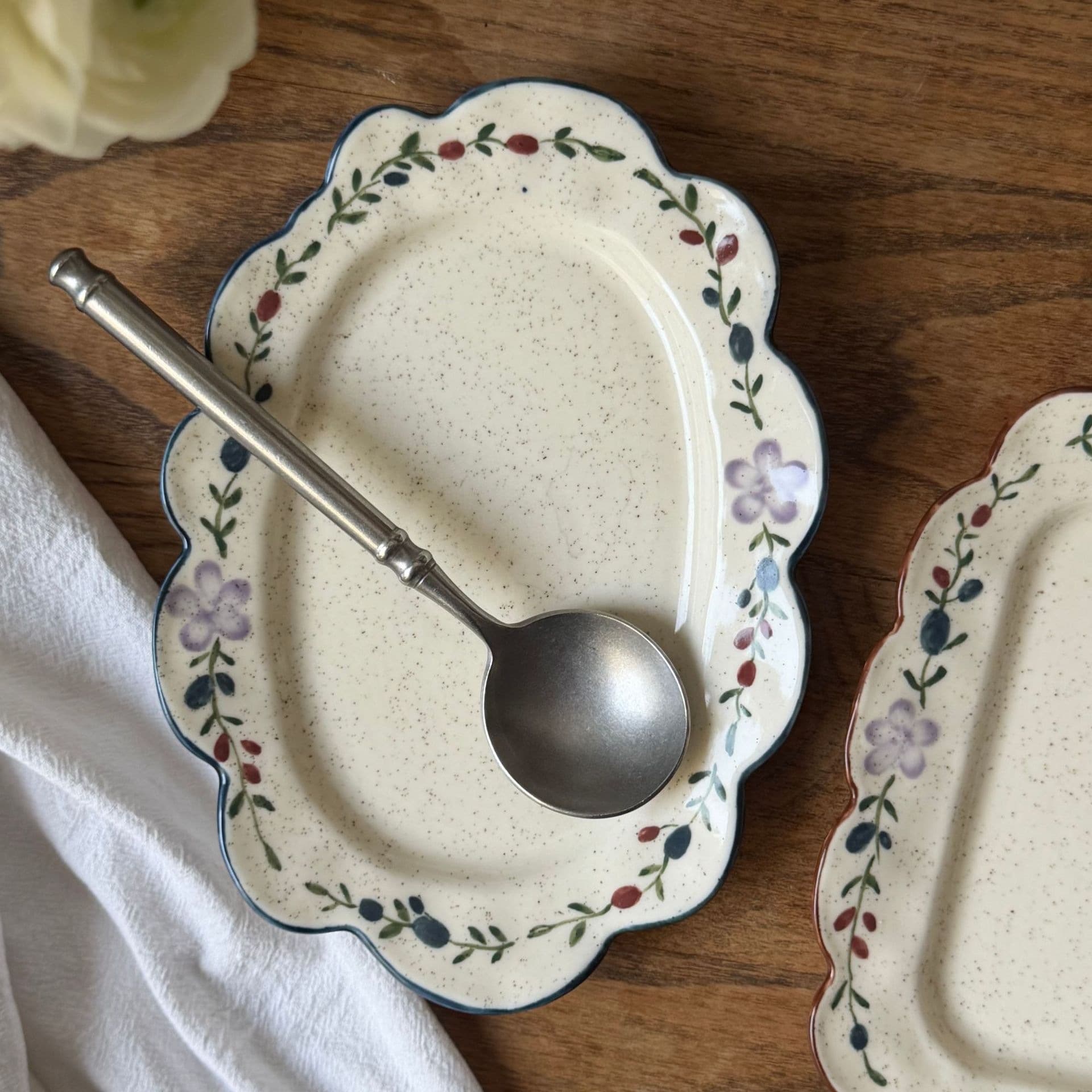 French Vintage Hand-Painted Floral Blue Edge Ceramic Plate, Dessert Plate, Cake Plate, Western Plate, Fruit Salad Plate