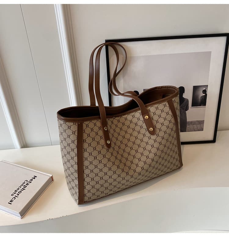 Large Capacity Women's Bag New Trendy Women's Fashion Plaid Shoulder Underarm Bag Commuter Versatile Tote Bucket Bag