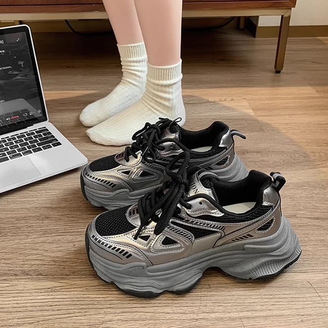 2025 Spring/Summer New Breathable Mesh Dad Shoes Chunky Sole Casual Sneakers Fashion Sports Shoes for Women Platform Height Increase