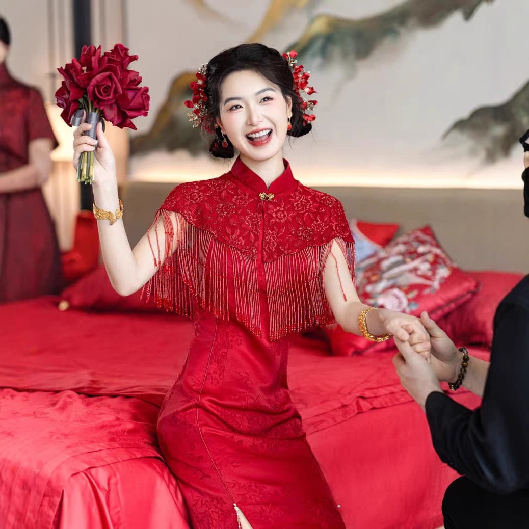 One-Shoulder Wedding Toast Dress Bride New Chinese Style Wine Red Wedding Engagement Dress Women High-End Embroidered Long Gown Cheongsam