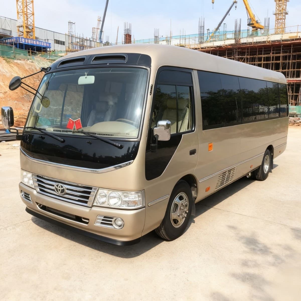 Refurbished Toyota Coaster 19-23 seat tourist buses, used Toyota Coaster minibuses, cross-border minibuses.