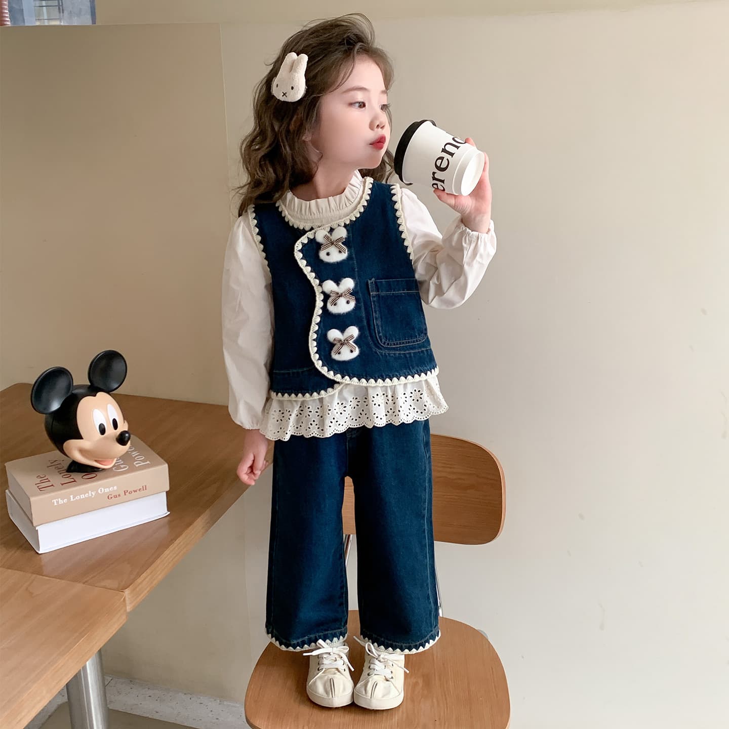 Girls Spring Cartoon Lace Denim Three-Piece Set 2026 New Fashion Kids Outfit Trendy Style