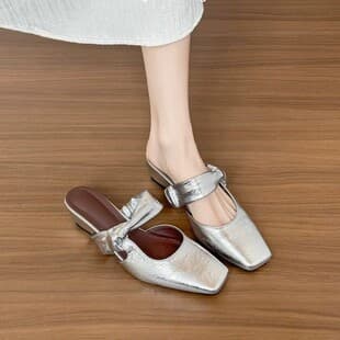 French Wedge Heel Silver Closed-Toe Mules Women's 2026 Spring Summer New Lazy One-Step Slip-On Sandals