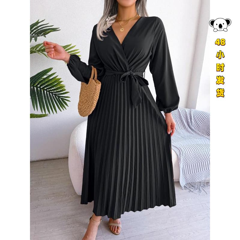 E 64465 Cross V-neck pleated maxi dress Cross V-neck pleated maxi dress