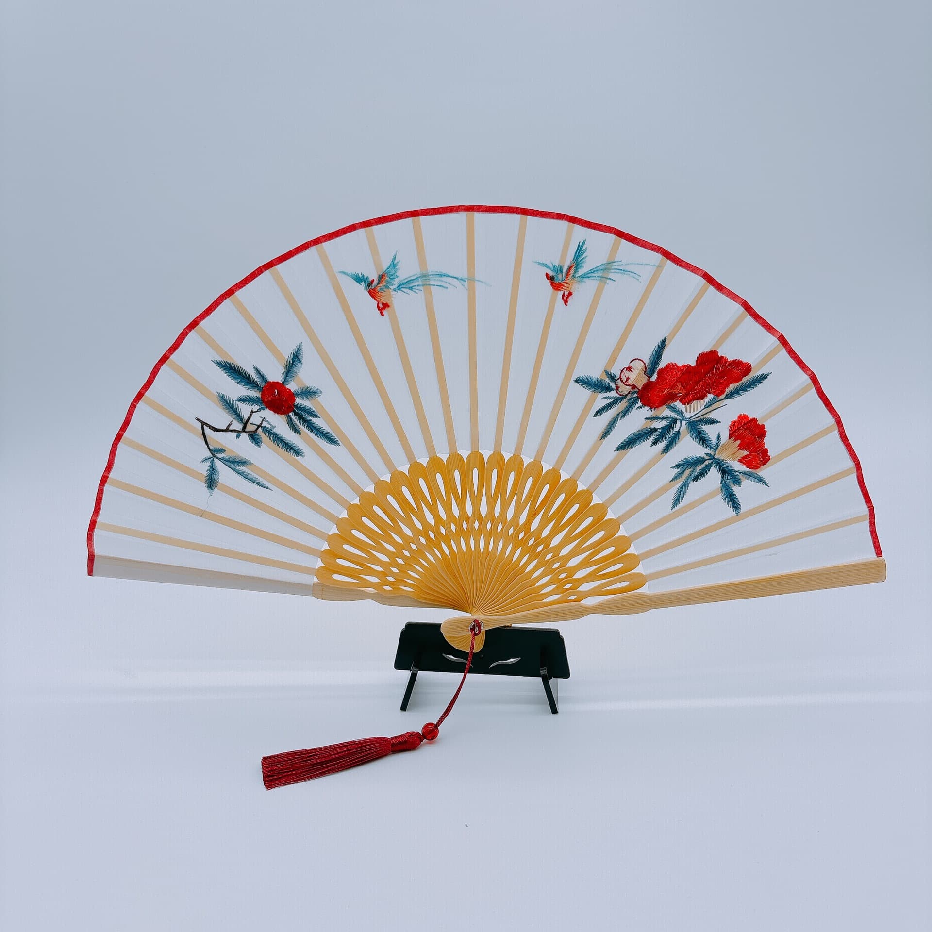 Free Shipping [Suzhou Embroidery Folding Fan] 2026 New Style Embroidery Folding Fan, Embroidery Fan, Ancient Style Fan, Chinese Style Folding Fan