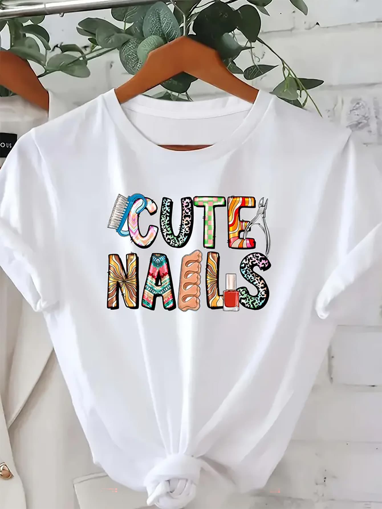 1pc Women's Casual Short Sleeve T-Shirt - White "CUTE NAILS