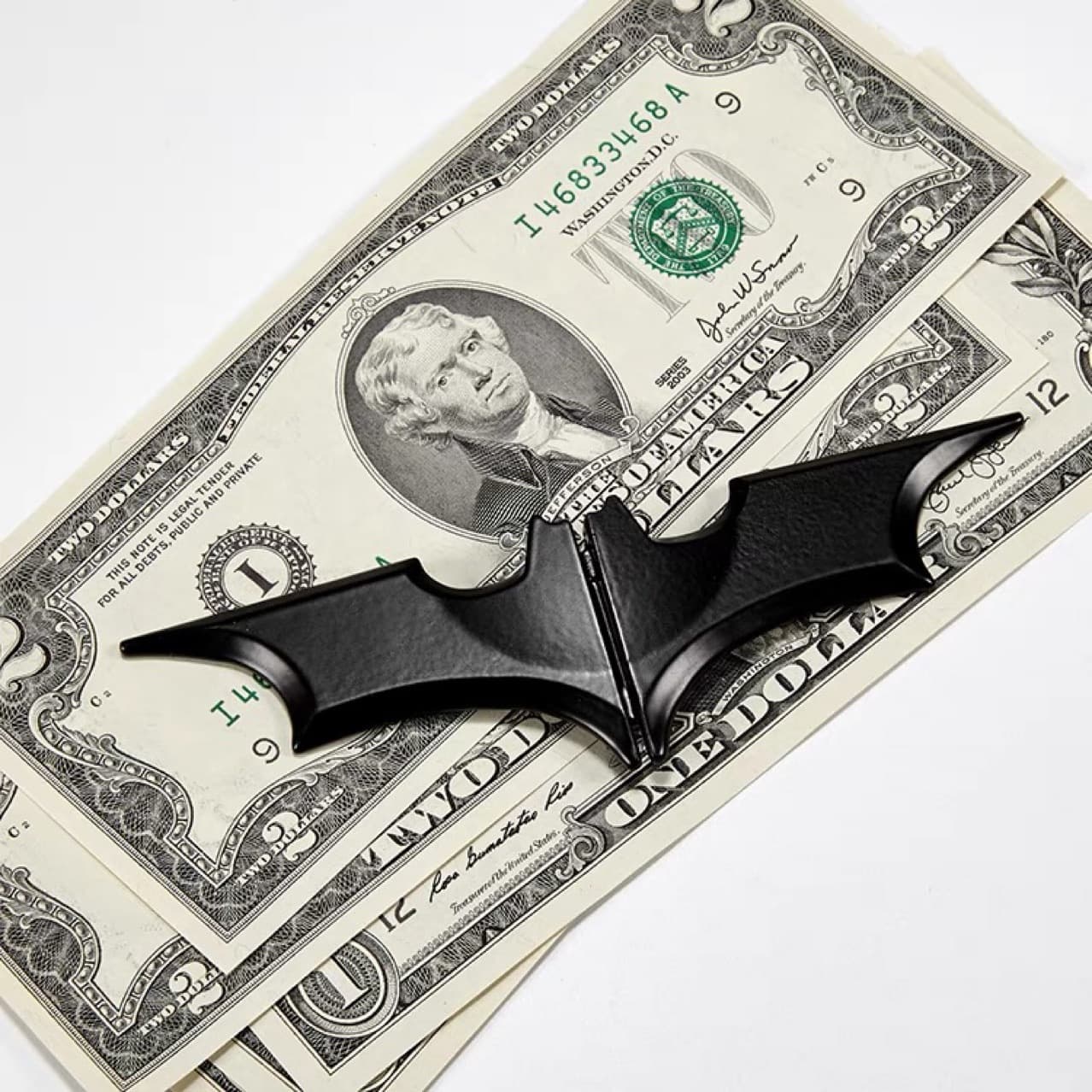 One piece of engraved metal spray-painted black bat wallet imitation lost banknote card holder magnetic change portable