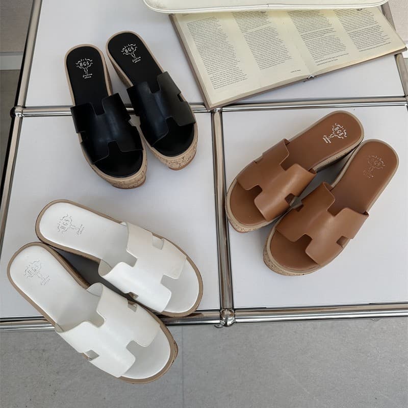 2026 Spring/Summer New Thick Sole Platform Wedge Sandals for Women, Beach Trendy High-Heel Clogs, Versatile Casual Slippers