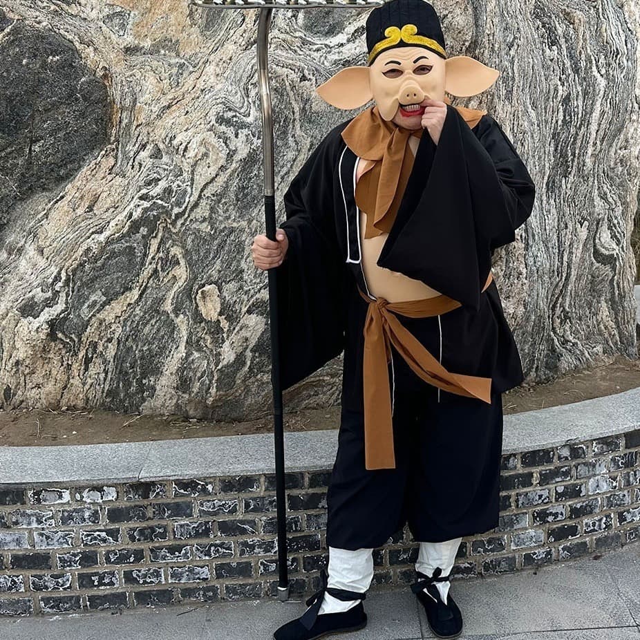 Zhu Bajie Performance Costume Rake Prop Journey to the West Zhu Bajie Clothing Weapon Full Set Mask Headgear Belly