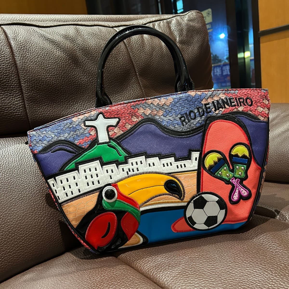 Cross-border direct supply embroidered handbags, embroidered bags, Brazilian toucan-themed creative oddball bags, large-capacity tote bags