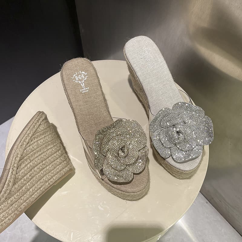 2026 Summer New Rhinestone Flower Fairy Style Wedge Sandals Outdoor One-Strap Thick Heel High-Heel Slippers