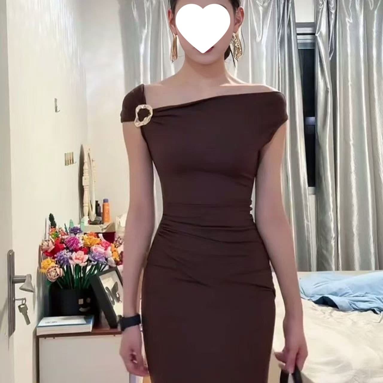 Pure desire retro temperament French oblique shoulder off-shoulder pleated dress women's waist-hugging butt-slim slimming long skirt