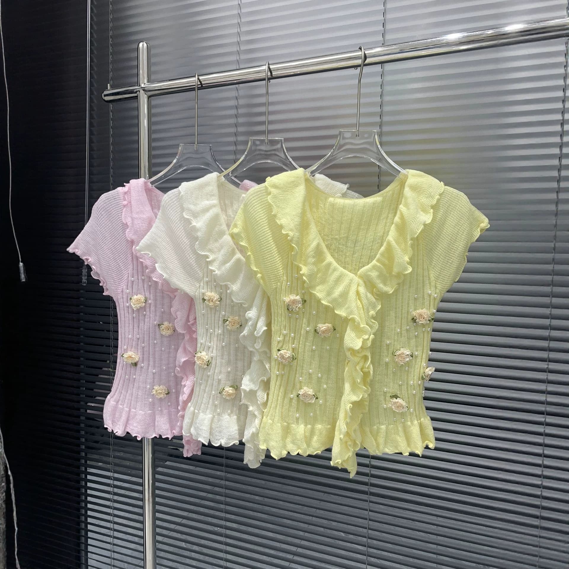 Cream Yellow Sweet Style Beaded Short Sleeve Knit Top Women 2026 Summer New Youthful Korean Slim Fit Ruffle Hem Blouse
