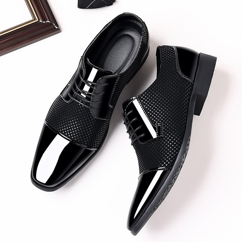 Men's new casual formal wedding leather shoes business trendy British patent leather handsome work performance leather shoes