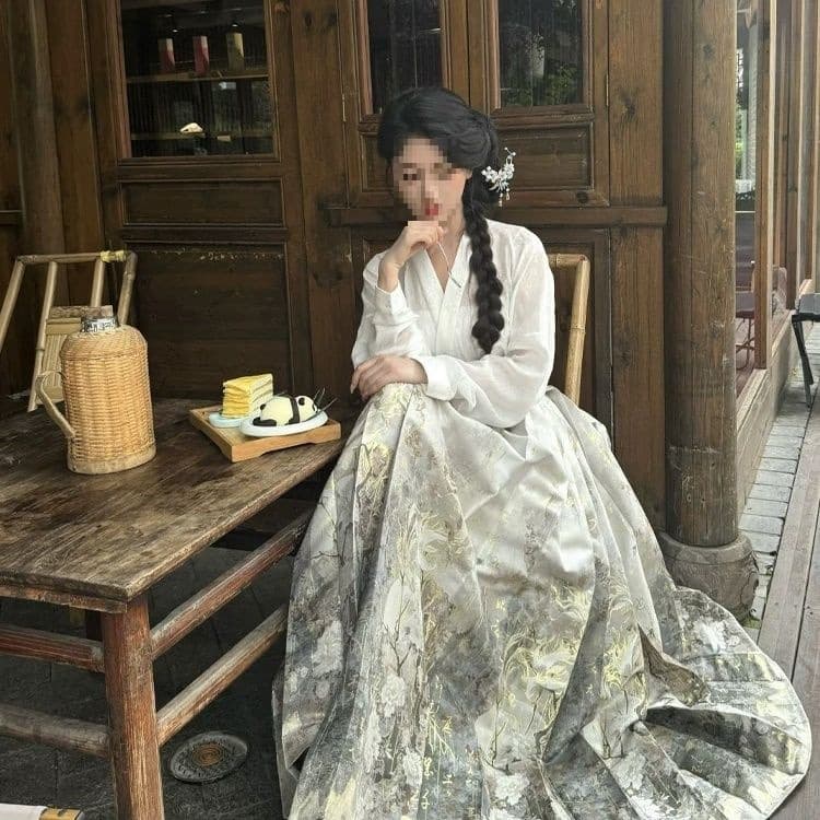 Yizhige Original "Scroll" Heavy Craftsmanship Horse-Face Skirt with Woven Gold and Embroidered Patterns for Spring/Autumn Daily Wear