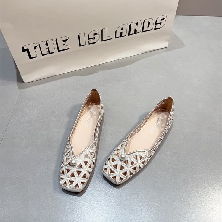 Summer Fashion New Hollow Shoes Square Toe Pearl Shallow Women's Shoes Closed Toe Soft Sole Flat Sandals Hole Shoes Slip-On Shoes