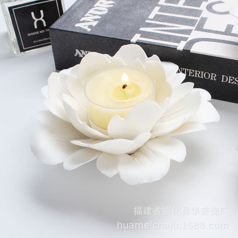 Cross-border Creative Handmade Flower Candle Holder Aromatherapy Artificial Flower Ceramic Craft Diffuser Girl's Heart Vanity Table