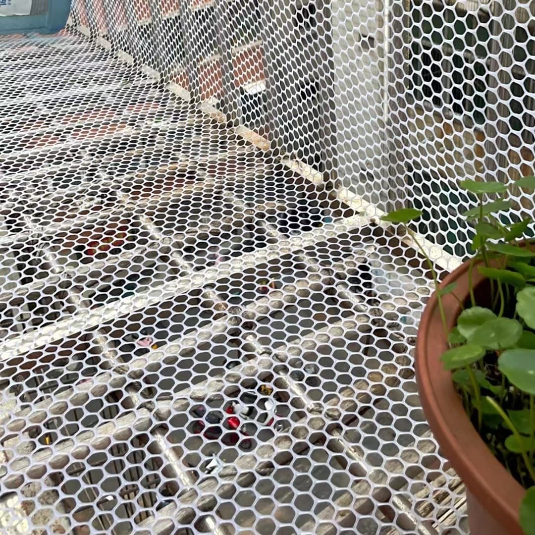Balcony protection fall prevention plastic flat net breeding grid mattress net automotive backrest subgrade snow prevention net