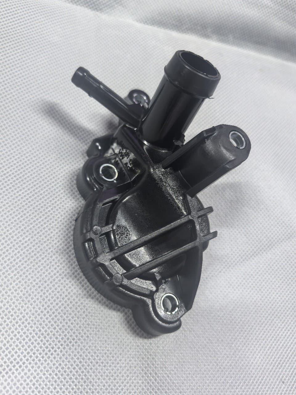 04E121121F 04E121121B Golf Sagitar Bora Magetan T-Roc Thermostat Cover With Outlet