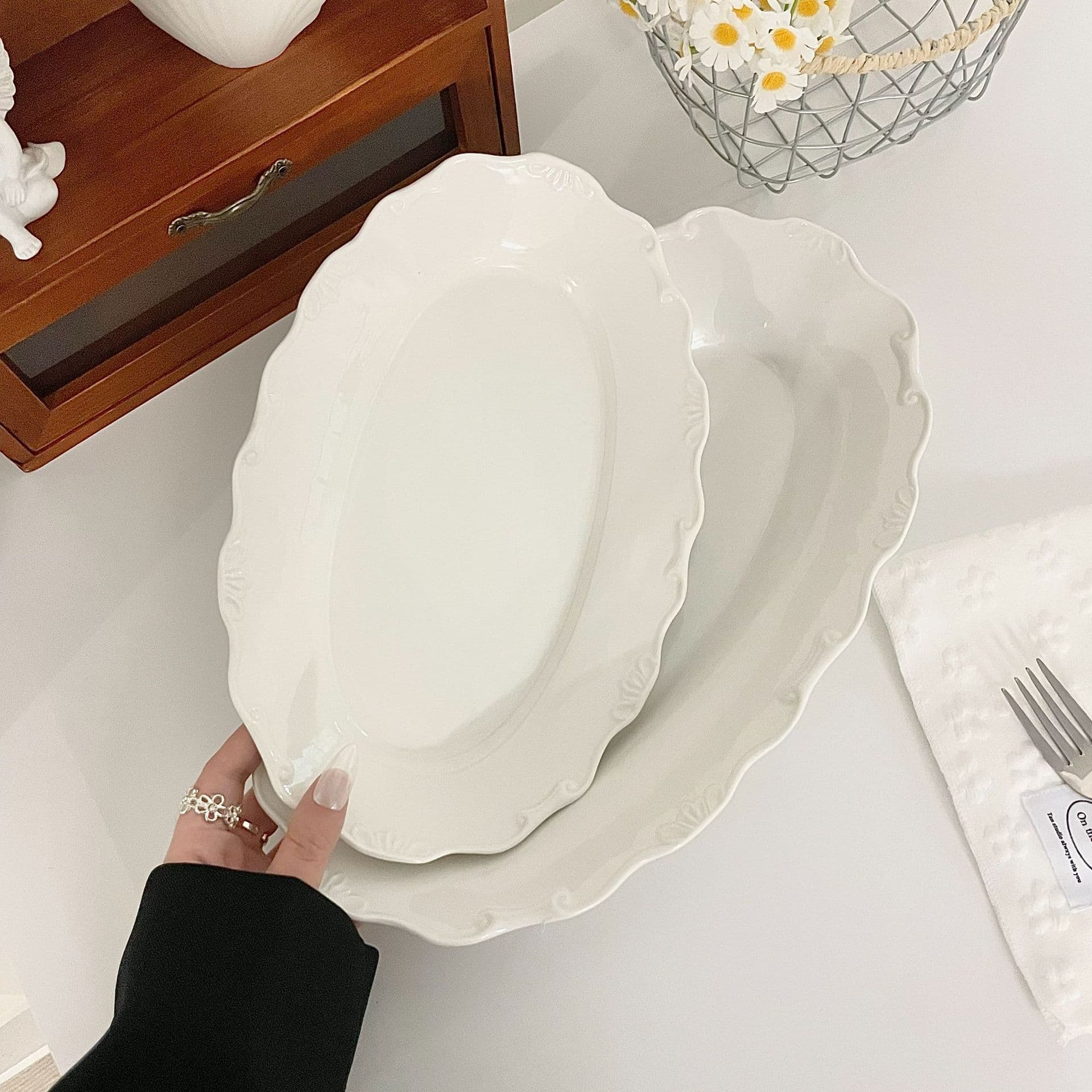 High-looking French retro dinner plate ceramic plate ins style household oval dish fish plate dessert plate pasta plate