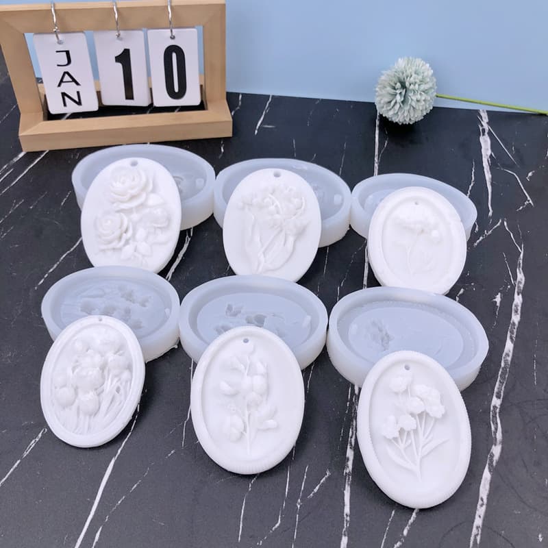 Bellflower Silicone Mold Aromatherapy Plaster Flower Pendant DIY Hanging Decoration Wardrobe Diffuser Silicon Mold Irregular Shape