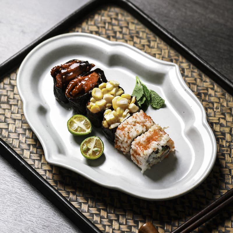 Japanese-style Handmade Ceramic Plate Creative Small Fish Plate Dish Western Tableware Rustic Pottery Vintage Dinner Plate for Home Use