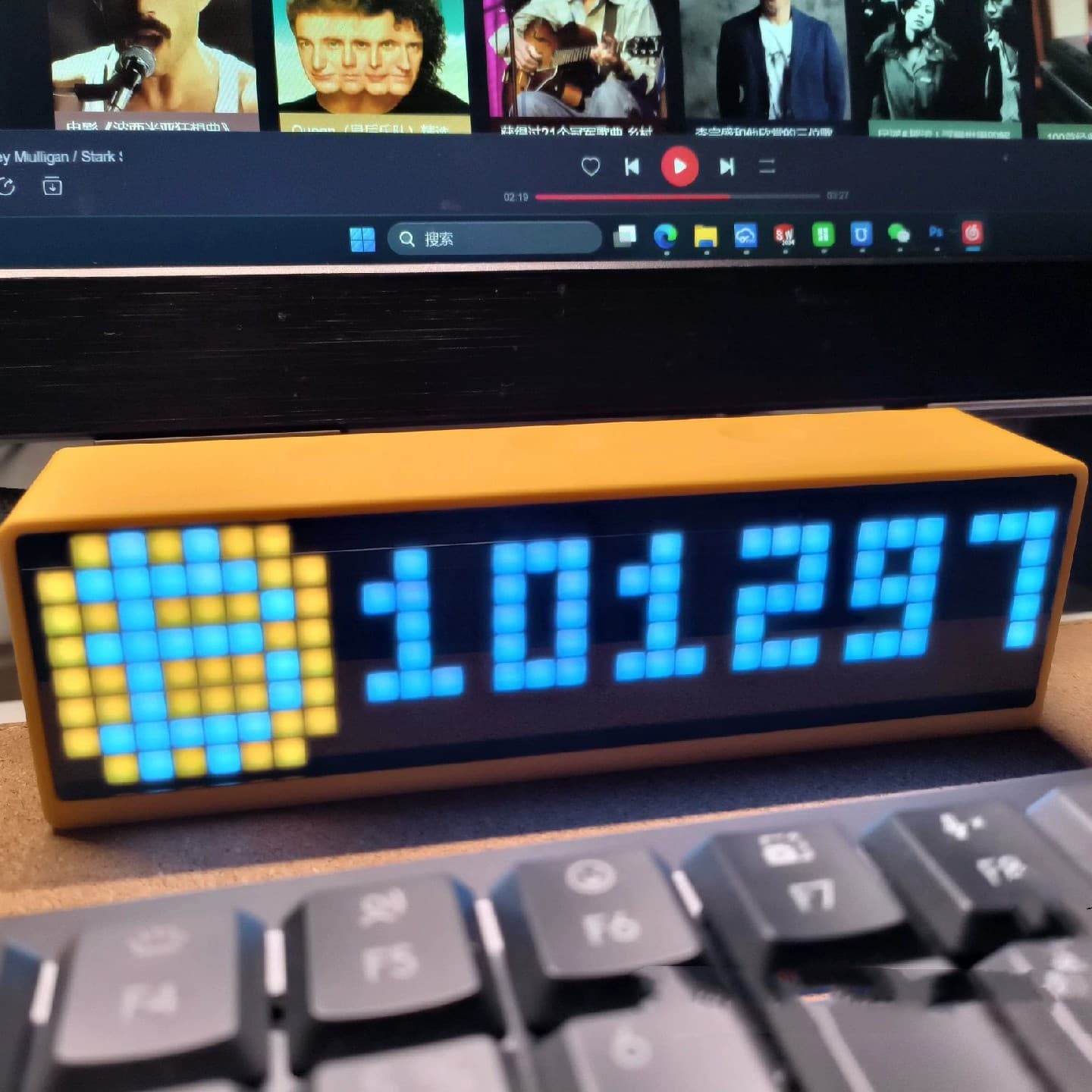 Cryptocurrency Price Display LED Shows Various Coin Prices Market Quotes Desktop Size 15.4*4.6*3.5cm