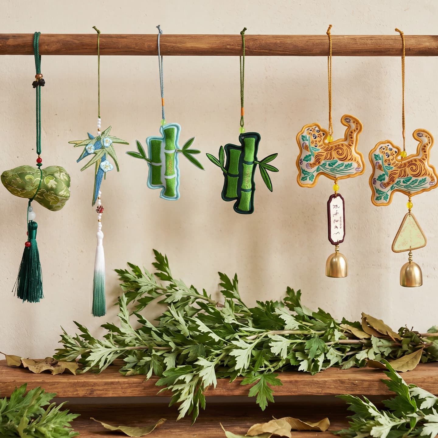 Dragon Boat Festival Gift Set: Mugwort Sachet, Five Poison Repelling Sachet, Wormwood Sachet Hanging Ornament, Scenic Area Creative Souvenir, Wholesale