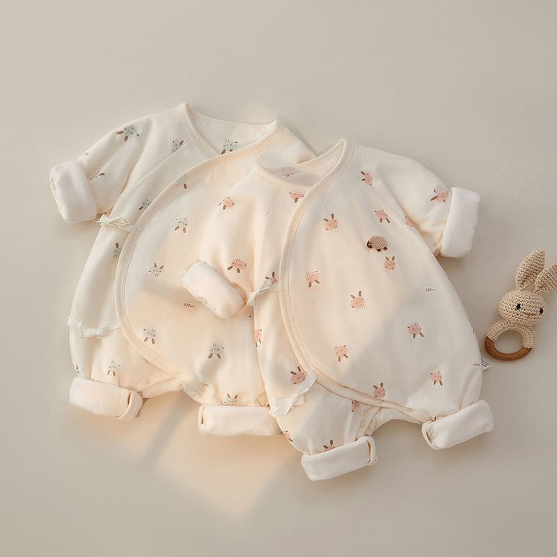 Newborn Baby Thin Cotton Autumn/Winter Romper, Autumn Style Butterfly Suit Monk Robe for Baby Boys, Infant Baby Onesie